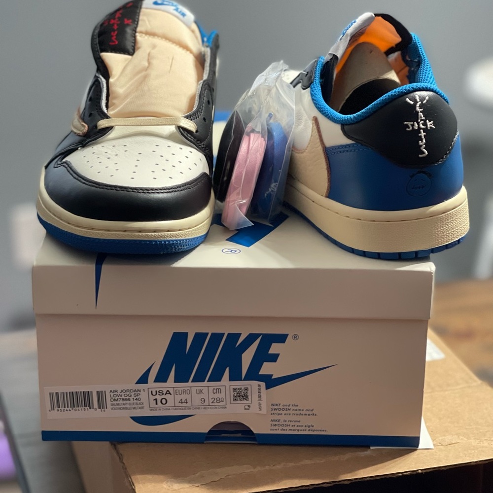 Air Jordan 1 Retro Low Fragment x Travis Scott - Picture 5 of 6